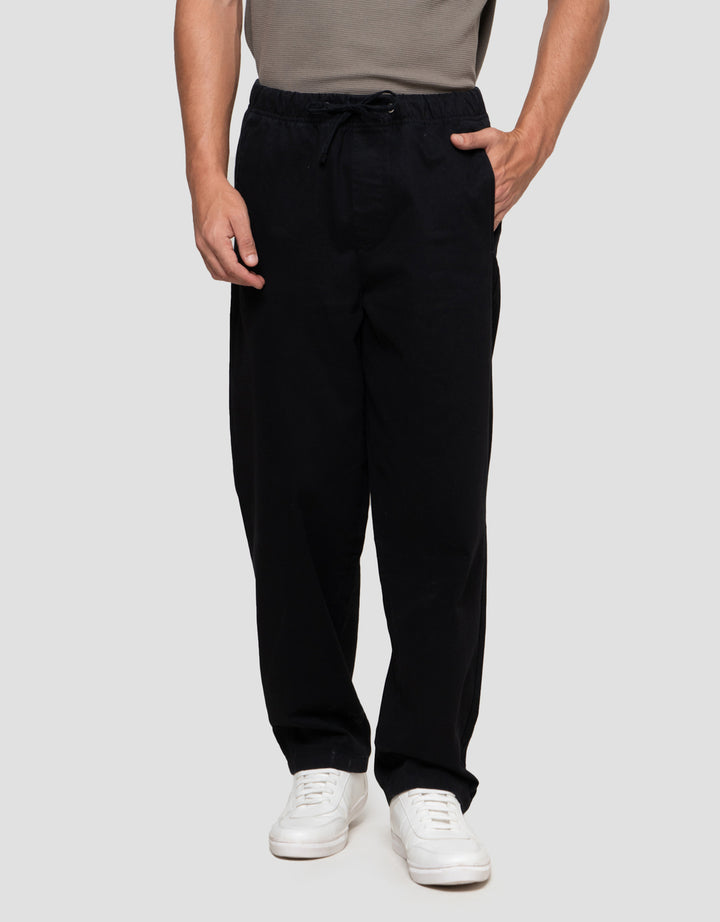 Cole Woven Carrot Drawstring Celana Jogger Pria