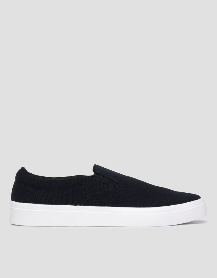 Suko Slip On Sepatu Sneakers Pria
