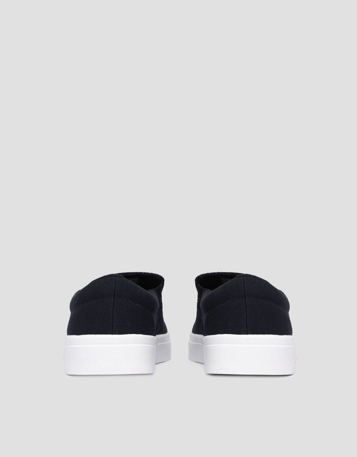 Suko Slip On Sepatu Sneakers Pria