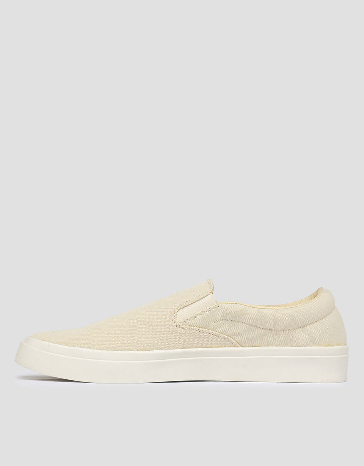 Suko Slip On Sepatu Sneakers Pria