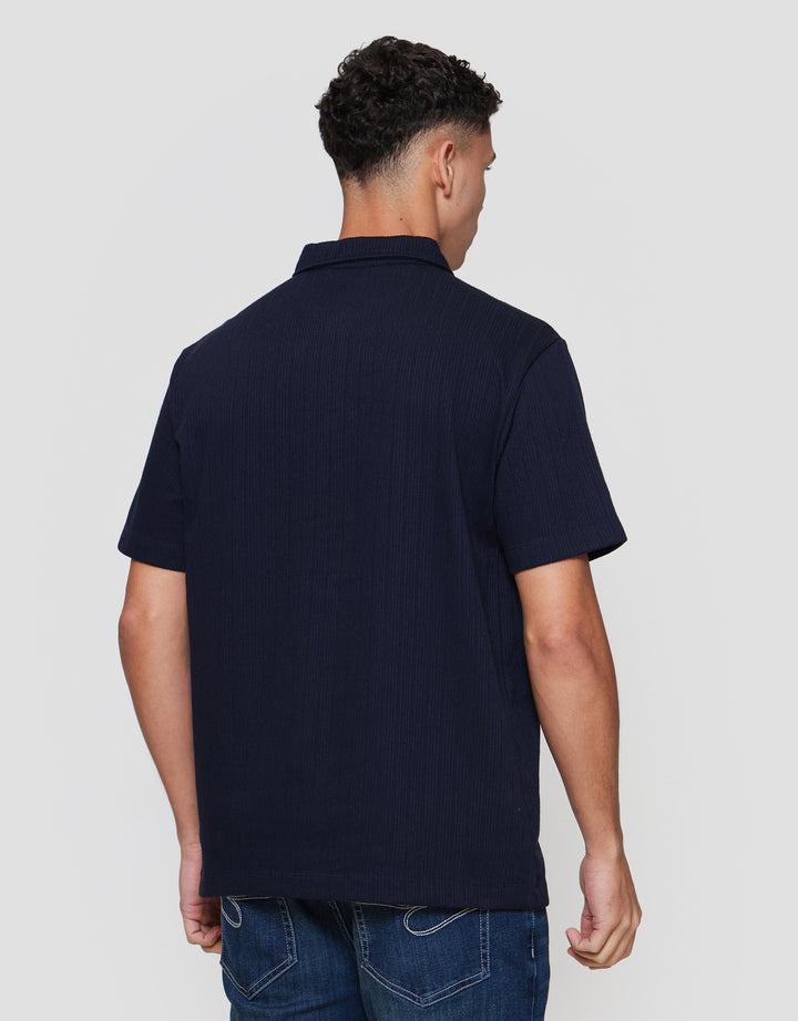 Cole Solid Texture Chain Vertical Pil Smartfit Kaos Polo Pria