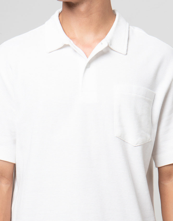 Cole Solid Texture Masdut Waffle Pocket Kaos Polo Pria
