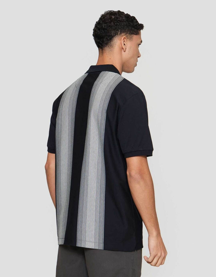 Cole Stripe Vertical Basic Plakat Kaos Polo Pria