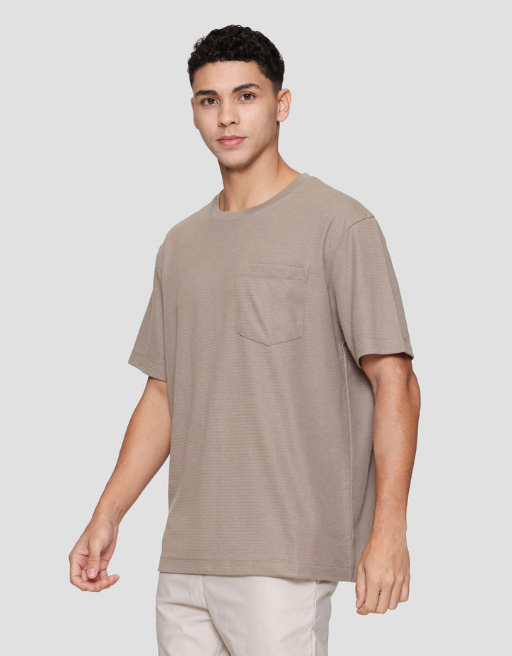 Cole Solid Texture Mess Roundneck Pocket Kaos Pria