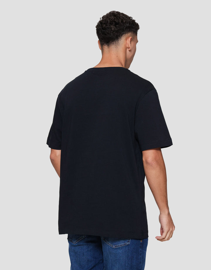 Cole Graphic Mountain Monocrom Dtf Print Reg Fit Kaos Pria