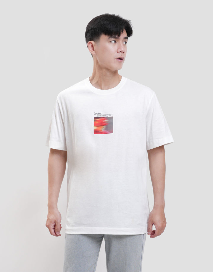 Cole Graphic Freedom Aurora Dft Print Reg Fit Kaos Pria