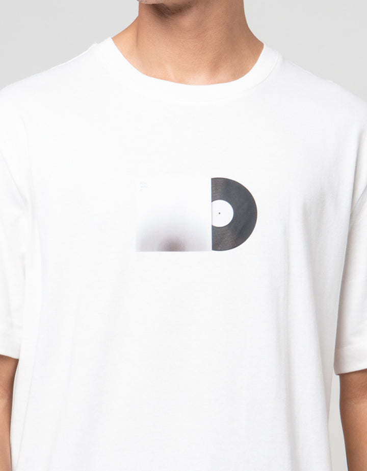 Cole Graphic Half Disc Dtf Print Reg Fit Kaos Pria