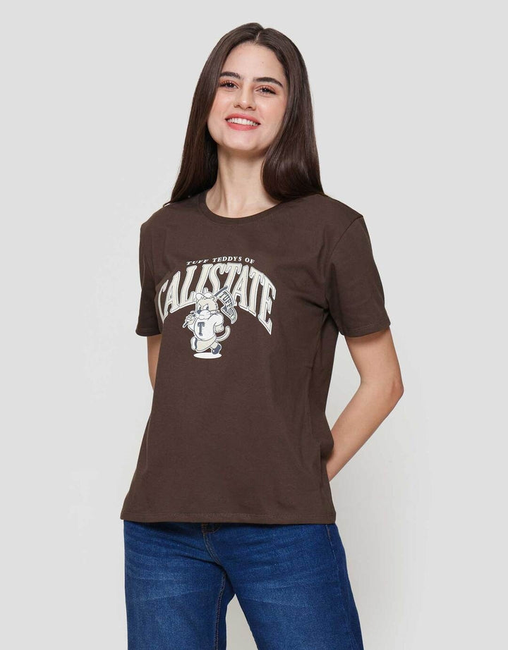 Nevada Calistate Kaos Wanita