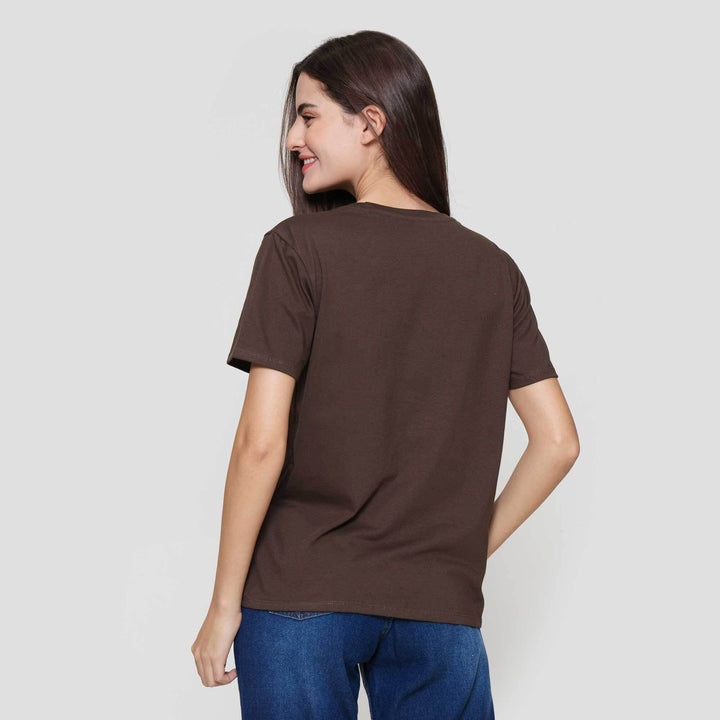 Nevada Calistate Kaos Wanita