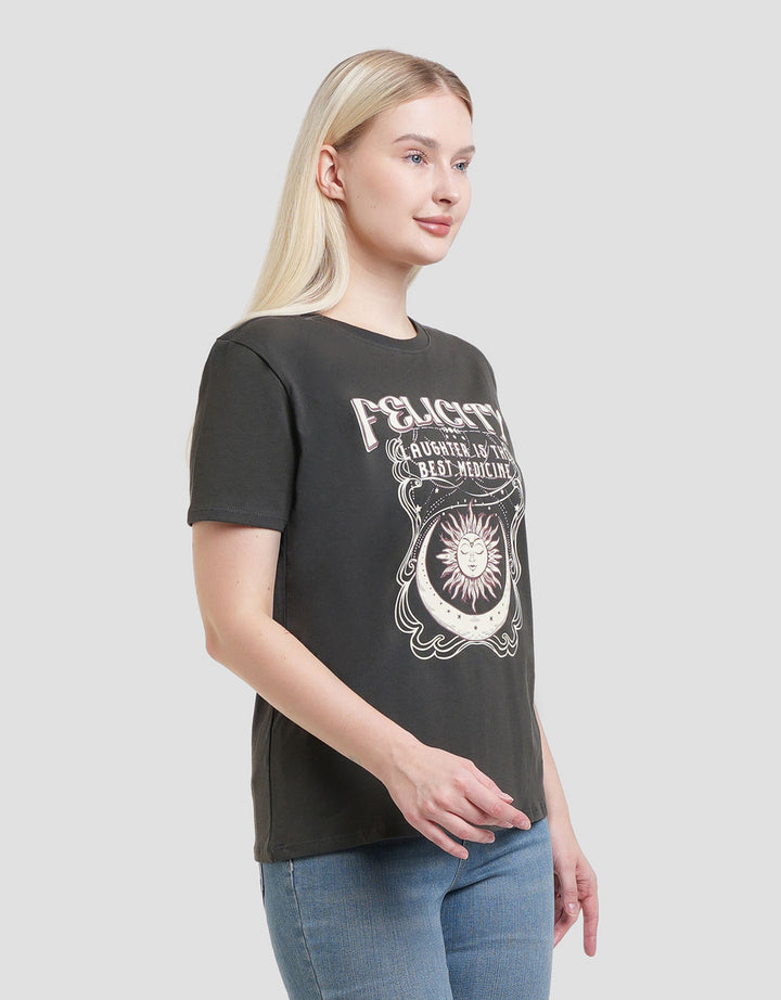 Nevada Felicity Kaos Wanita