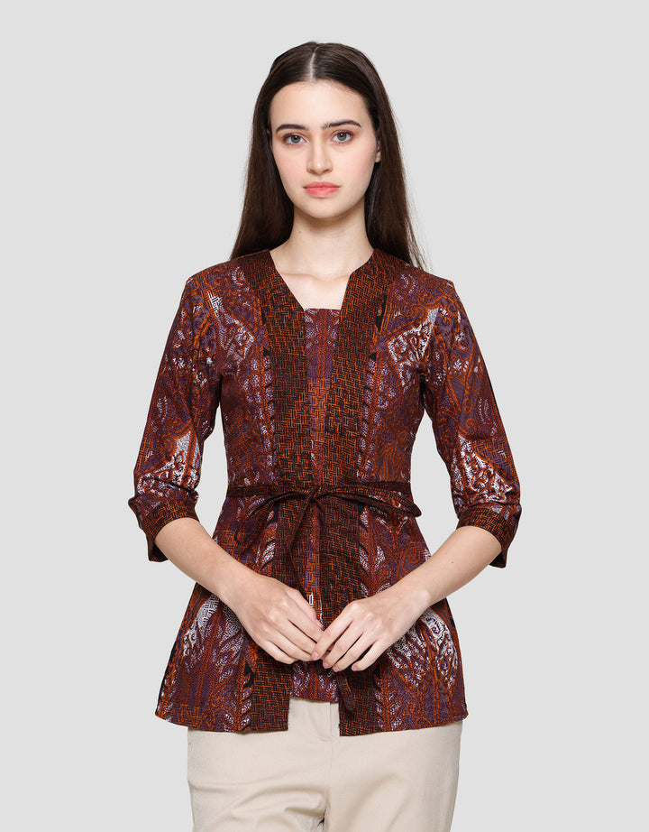 Arjuna Weda Sawat Latar Blouse Batik Wanita