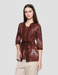 Arjuna Weda Sawat Latar Blouse Batik Wanita