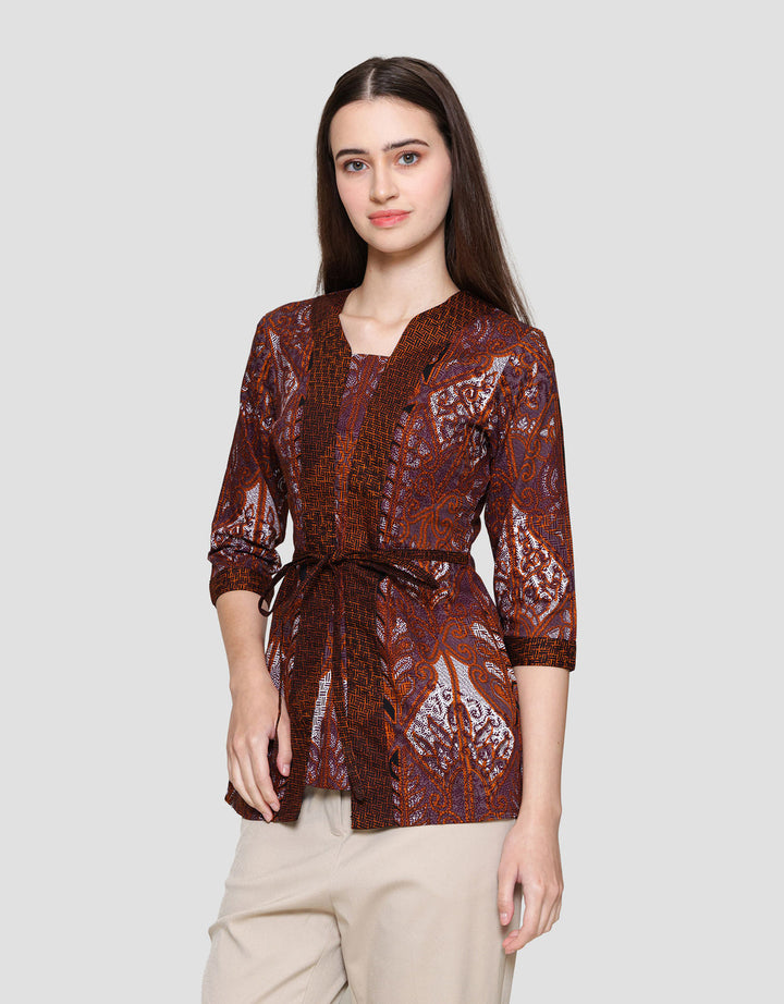 Arjuna Weda Sawat Latar Blouse Batik Wanita
