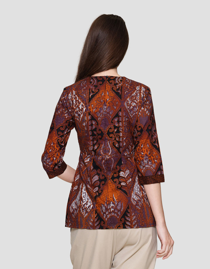 Arjuna Weda Sawat Latar Blouse Batik Wanita