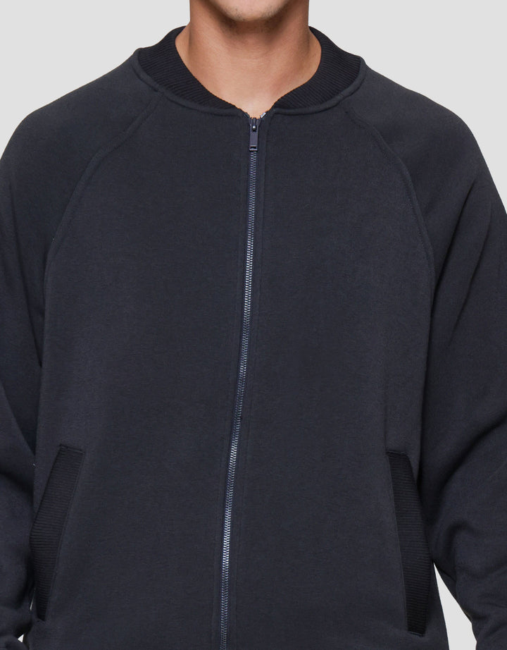 Nevada Knit Raglan Basic Jaket Pria