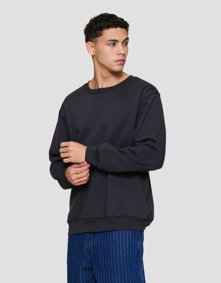 Nevada Basic Overlock Sweater Pria