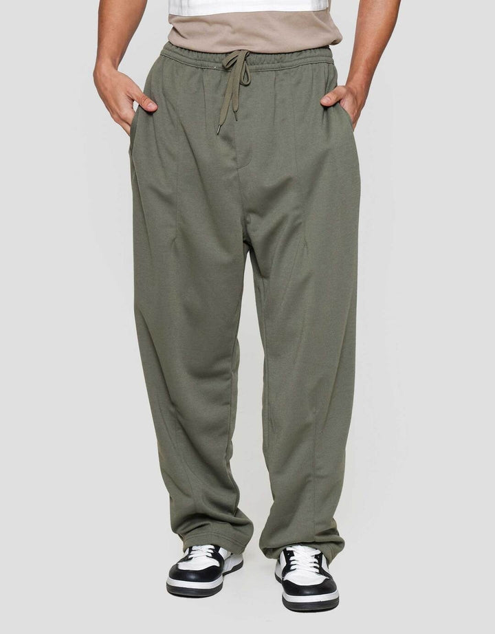 Nevada Knit Baggy Fit Front Darts Celana Jogger Pria