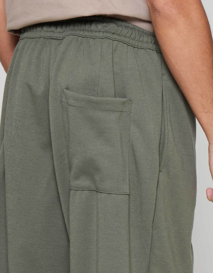 Nevada Knit Baggy Fit Front Darts Celana Jogger Pria