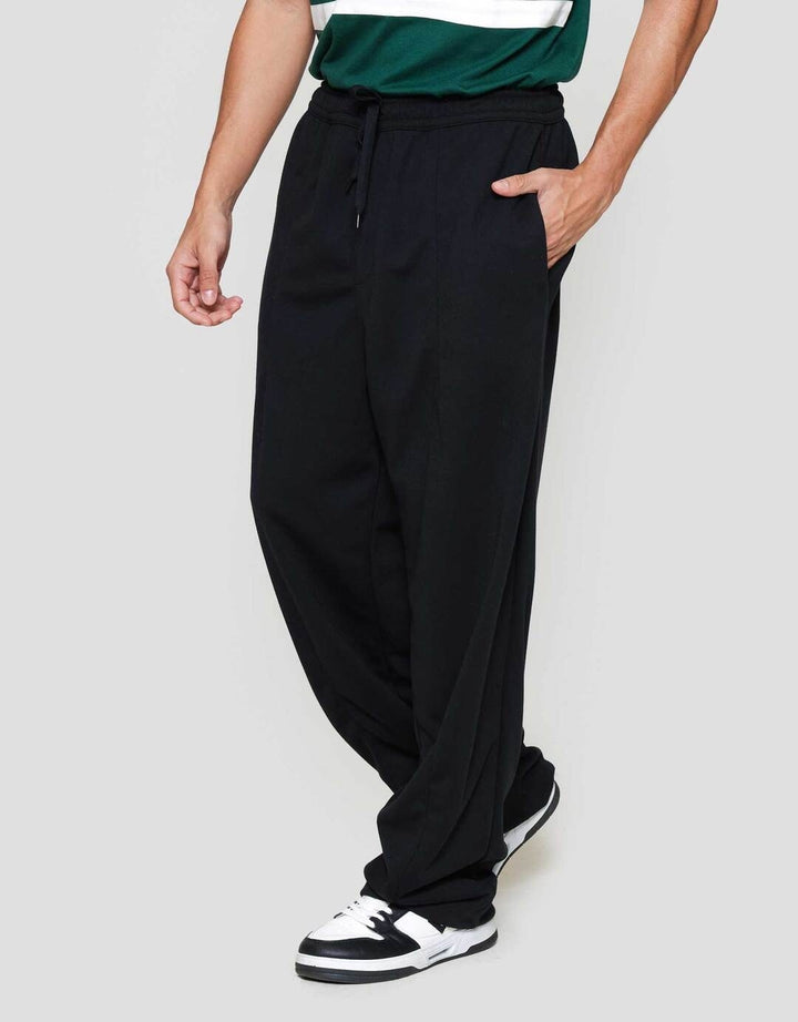 Nevada Knit Baggy Fit Front Darts Celana Jogger Pria