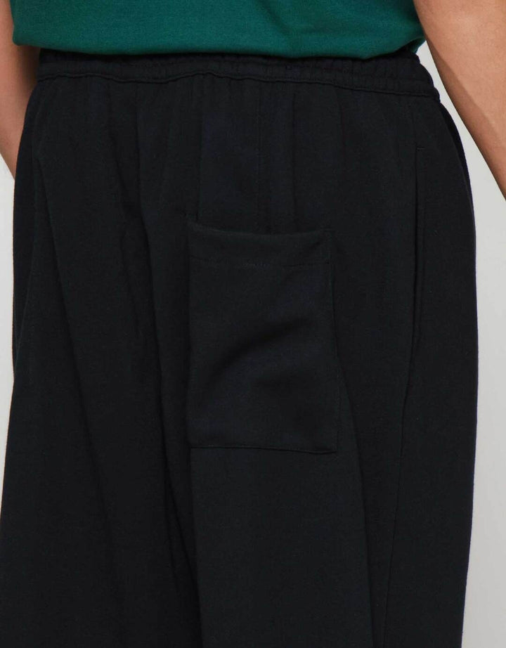 Nevada Knit Baggy Fit Front Darts Celana Jogger Pria