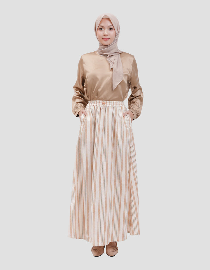 Exit Taffiya Rok Wanita