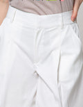 Details Short Pants With A Line Shape