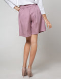 Details Short Pants With A Line Shape