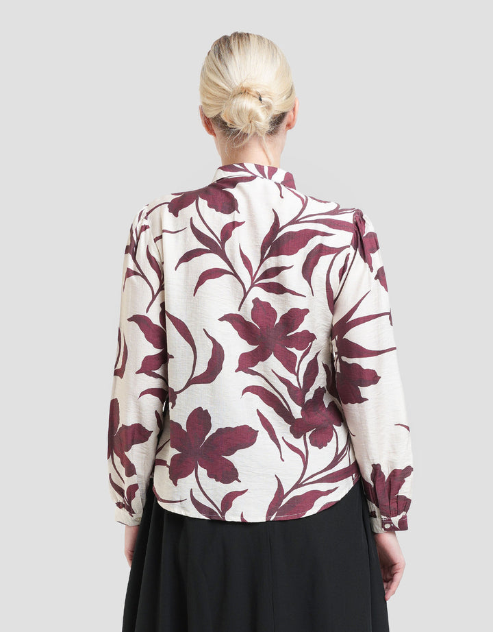 St. Yves Big Leaf Print With Ribbon Neck Blouse Wanita