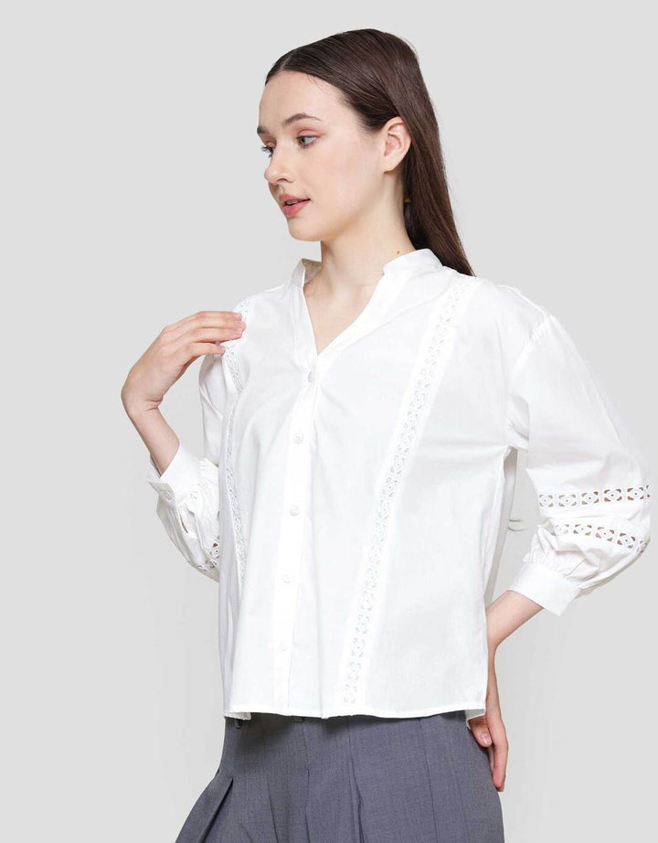 St. Yves Cotton With Lace Insert Blouse Wanita