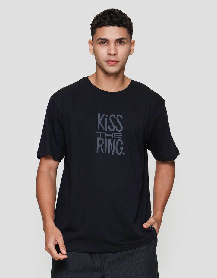 Disney Mr Big Kiss The Ring Kaos Pria