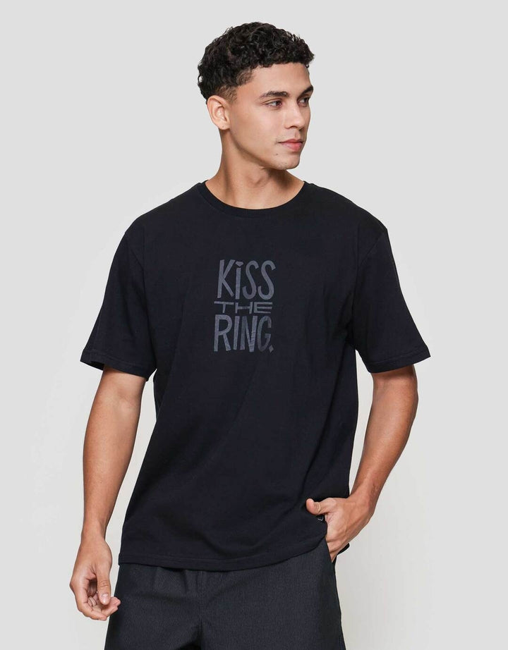 Disney Mr Big Kiss The Ring Kaos Pria