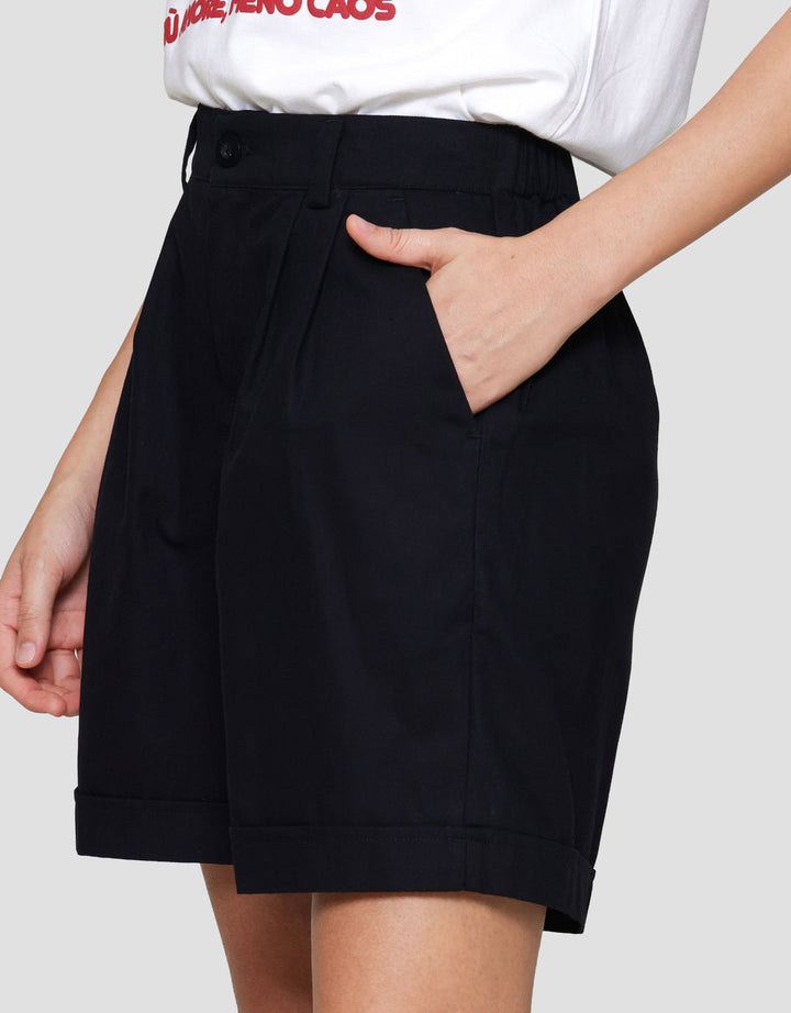 Nevada Basic Pleats Celana Pendek Wanita