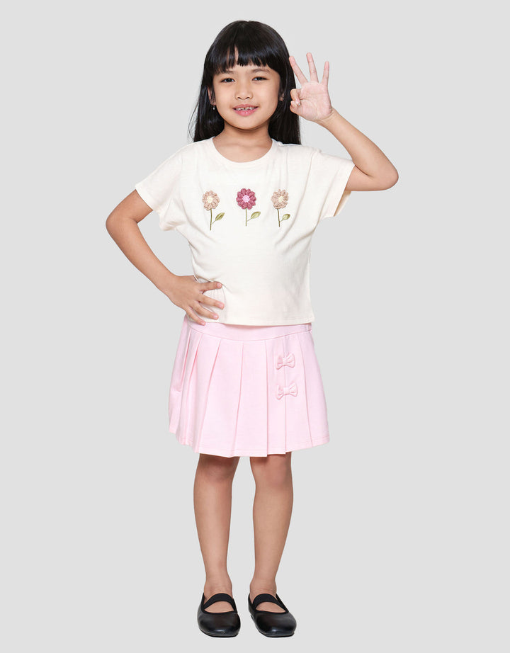 Little M Aplikasi 3 Bunga Crochet Kaos Anak Perempuan