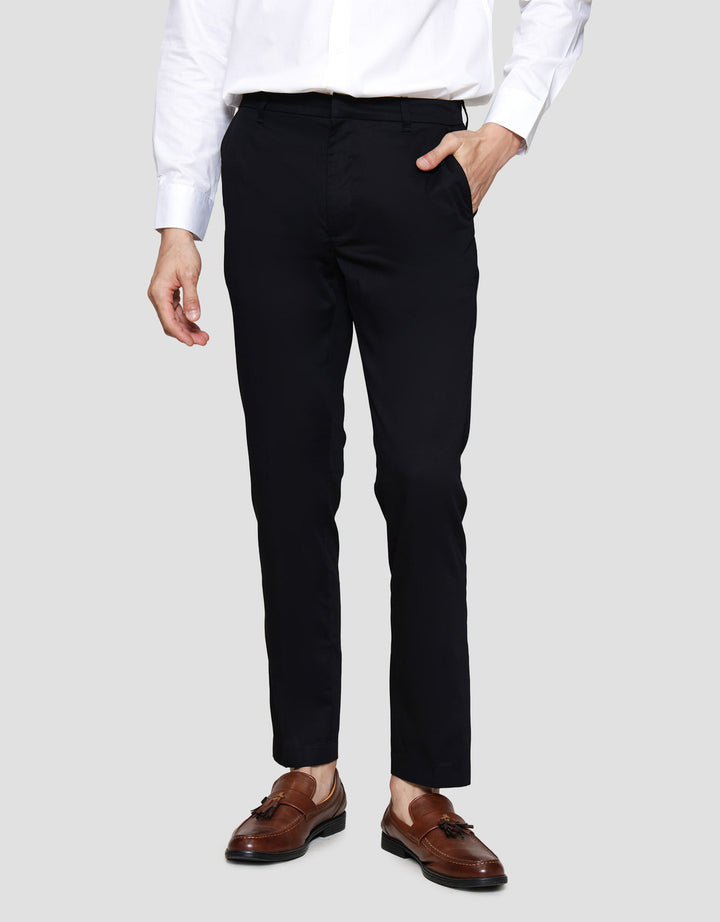 Cole Woven Celana Panjang Slim Pria