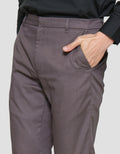 Cole Woven Celana Panjang Slim Pria