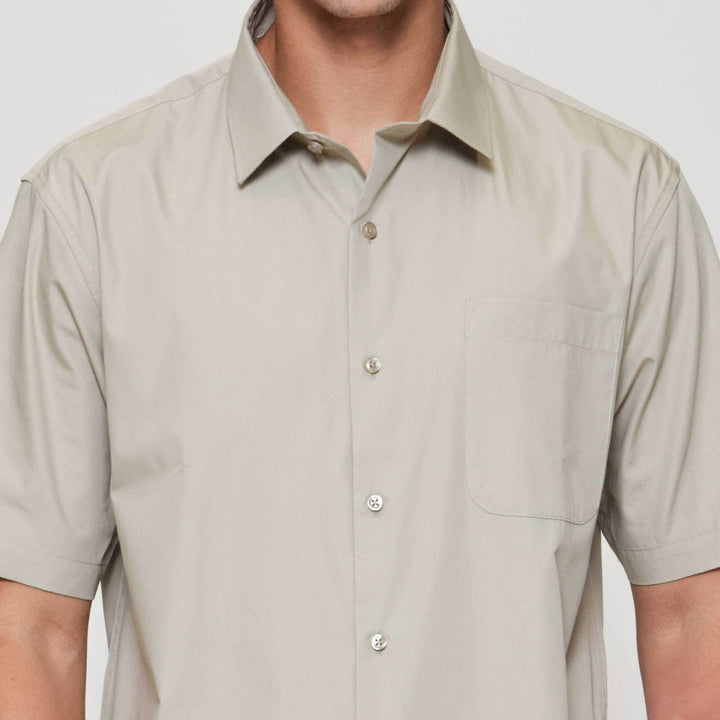 Cole Basic Solid Reg Fit Men's Short Sleeve Shirt