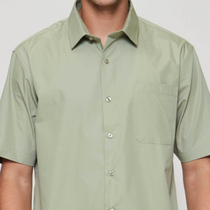 Cole Basic Solid Reguler Fit Kemeja Lengan Pendek Pria