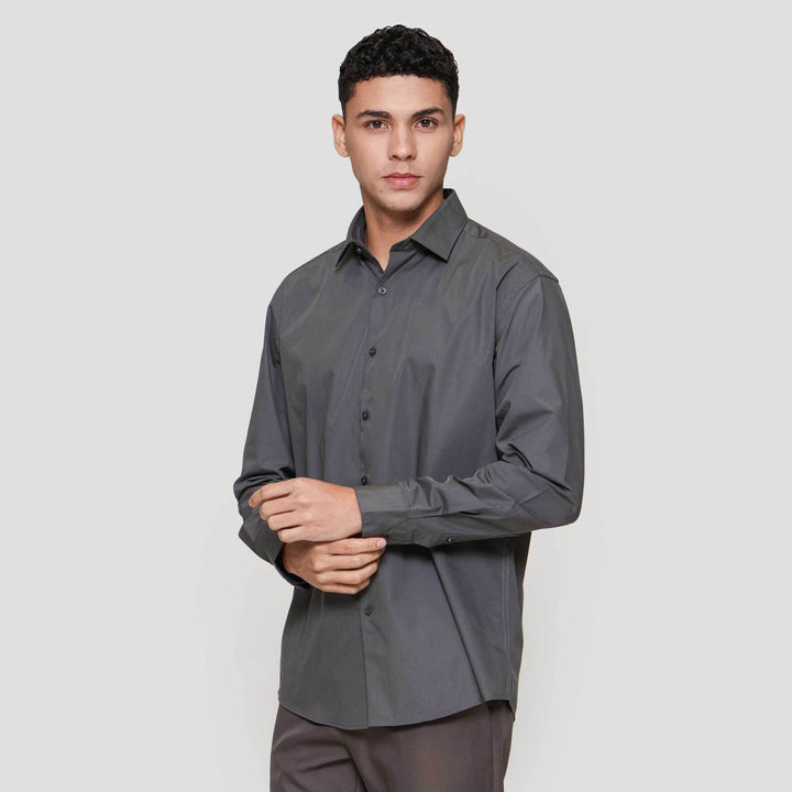 Cole Basic Solid Kemeja Slim Pria