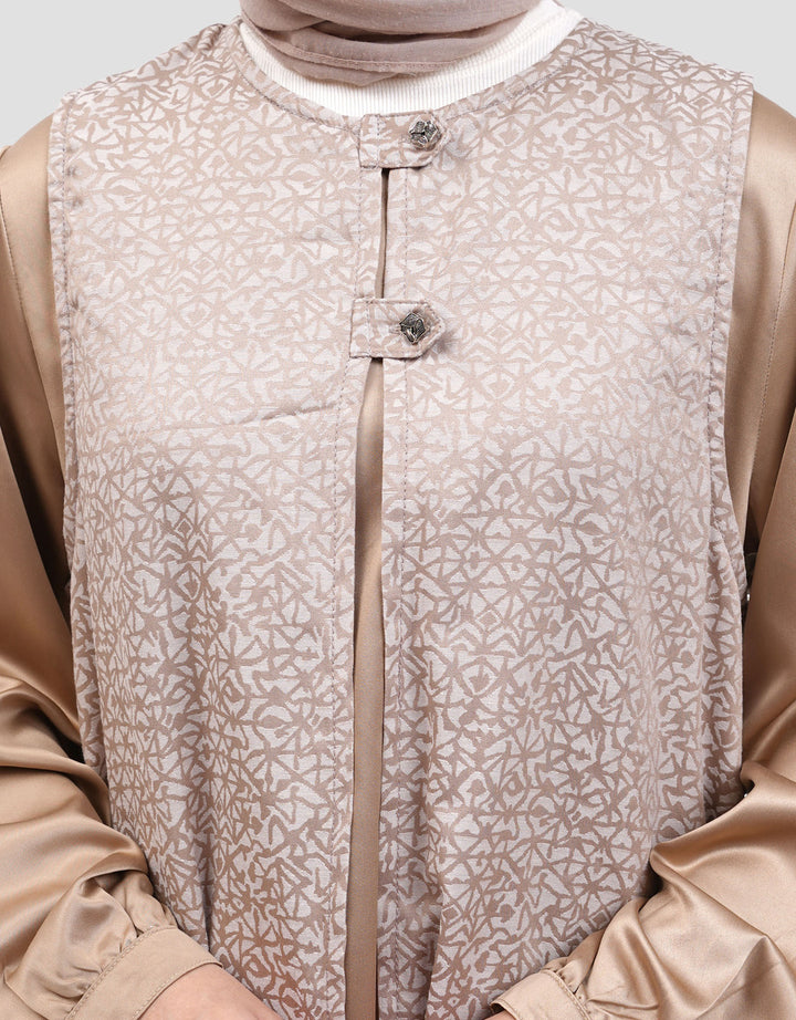 Expand Rivie One Set Pakaian Wanita