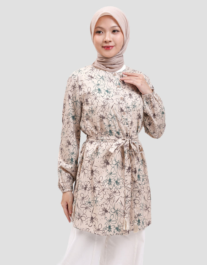 Expand Ferra Blouse Wanita