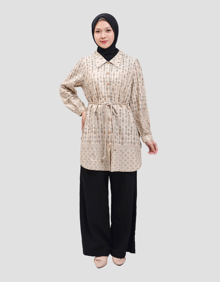 Expand Veny Blouse Wanita