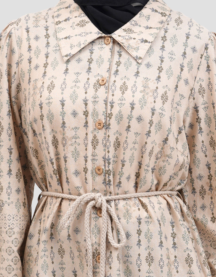 Expand Veny Blouse Wanita