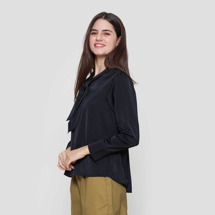 Suko Tie Lengan Panjang Blouse Wanita