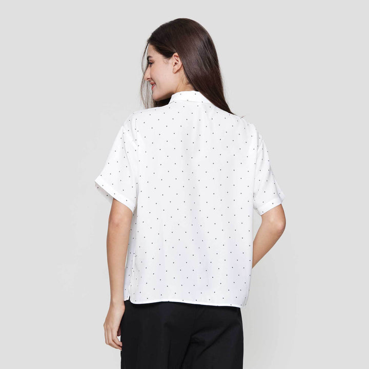 Suko Motif Lengan Pendek Blouse Wanita