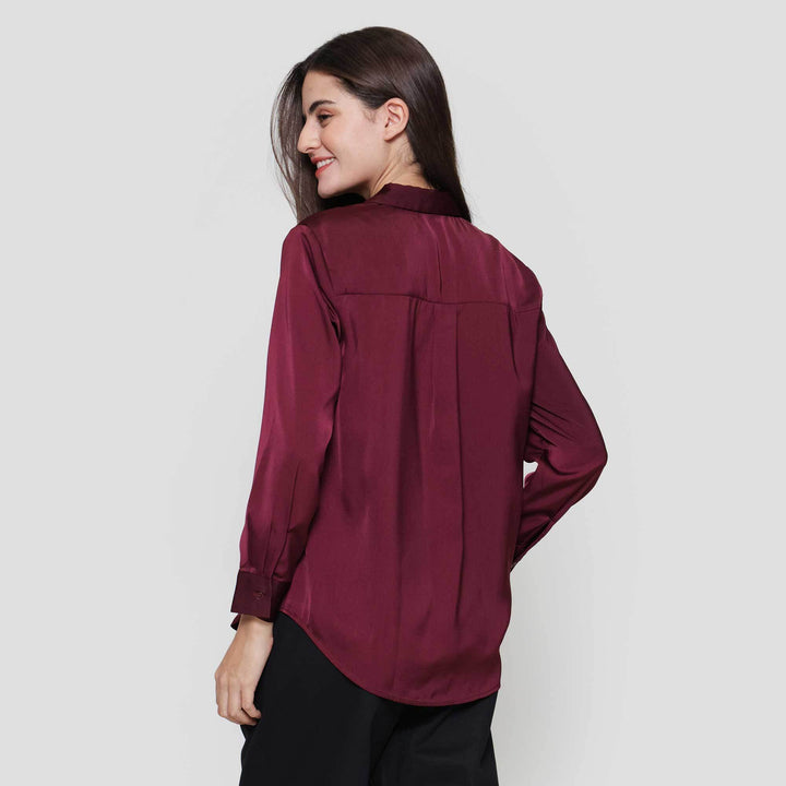 Suko Satin Lengan Panjang Blouse Wanita