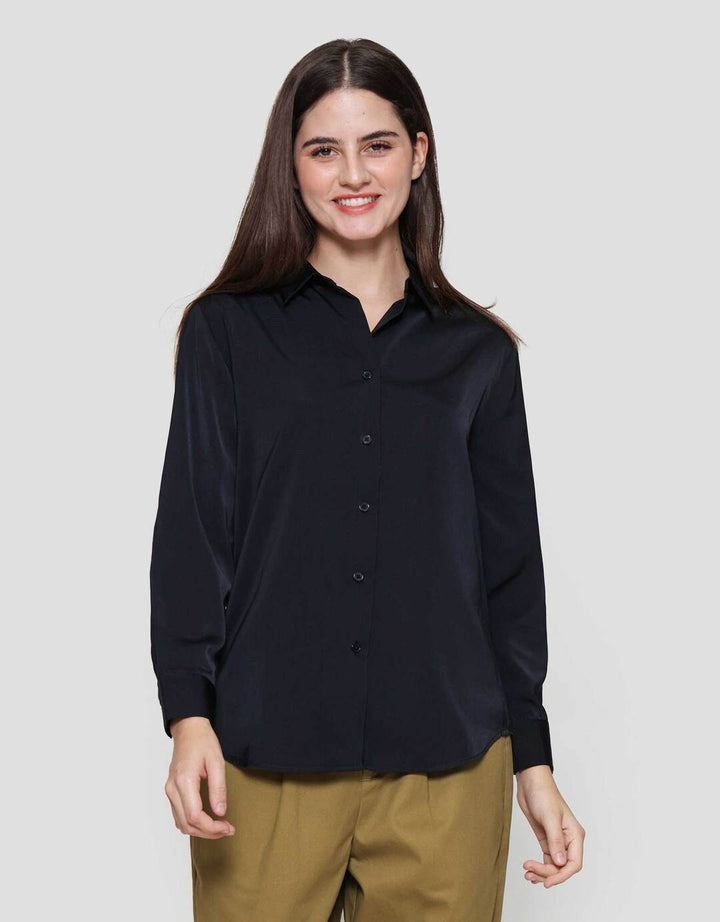 Suko Satin Lengan Panjang Blouse Wanita