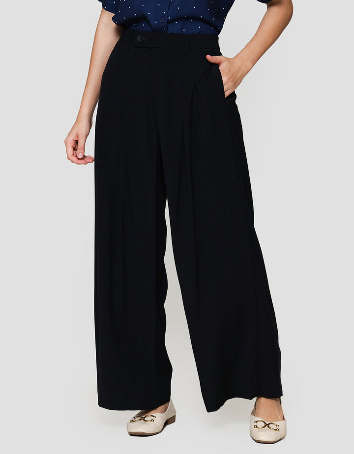 Suko Pleats Loose Fit Celana Panjang Wanita