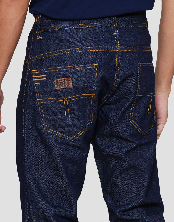 Lois Celana Panjang Denim Slim Fit Pria