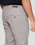 Lois Fashion Slim Stretch Fit Celana Chino Pria