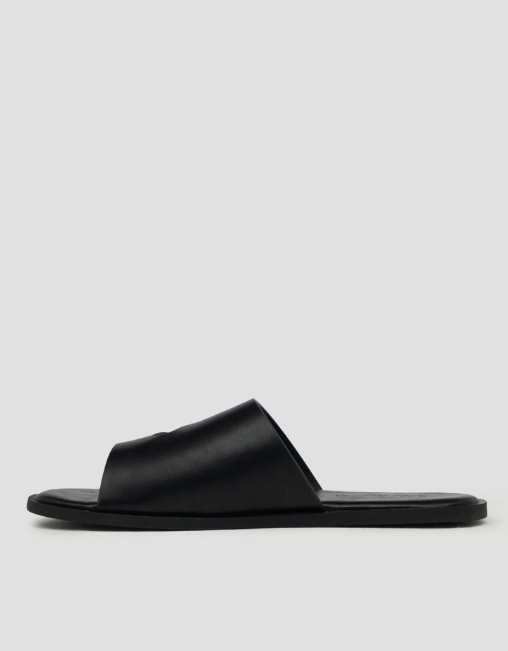 Savro Sandal Slip On YXN0598 Pria